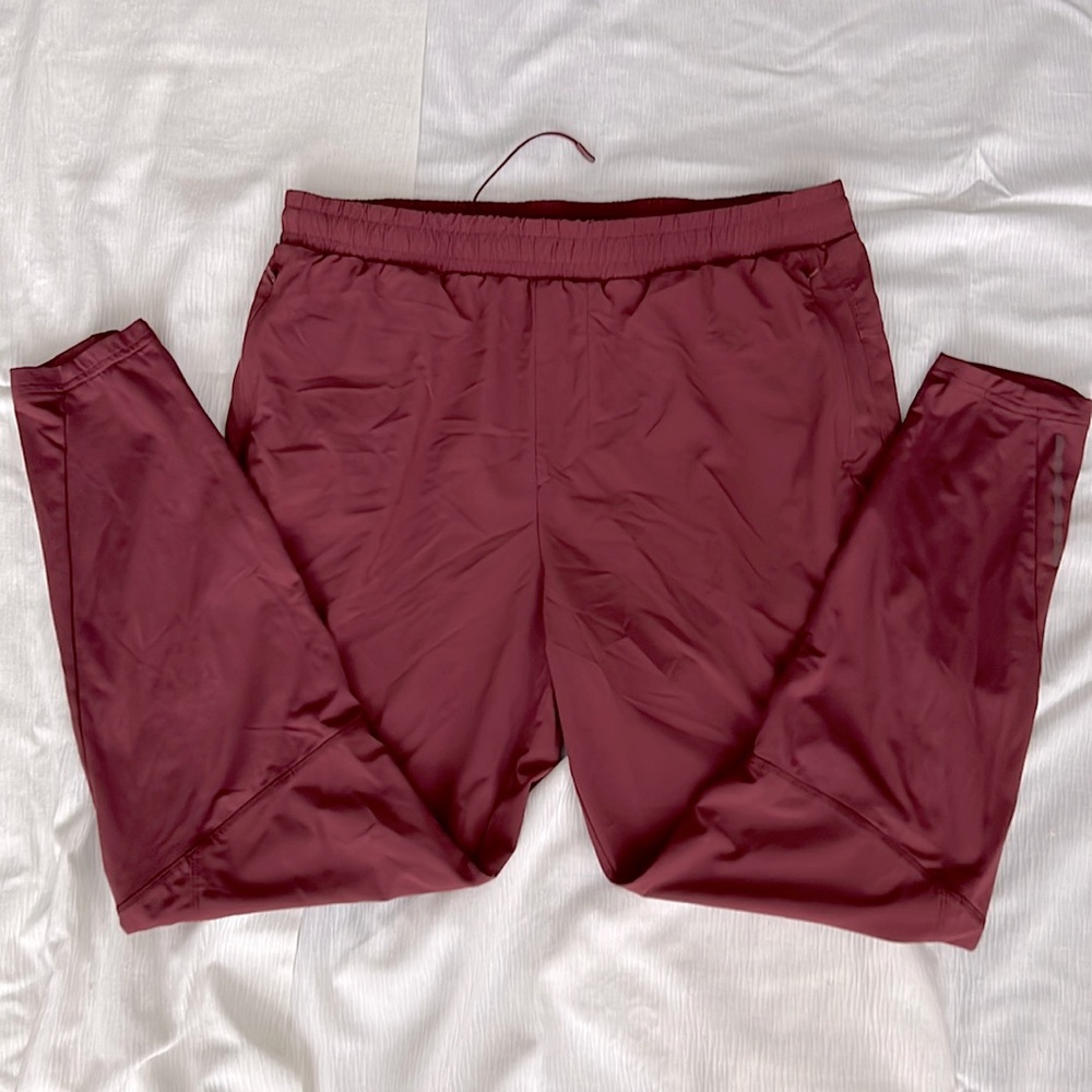 Men’s Jogger- Size L.